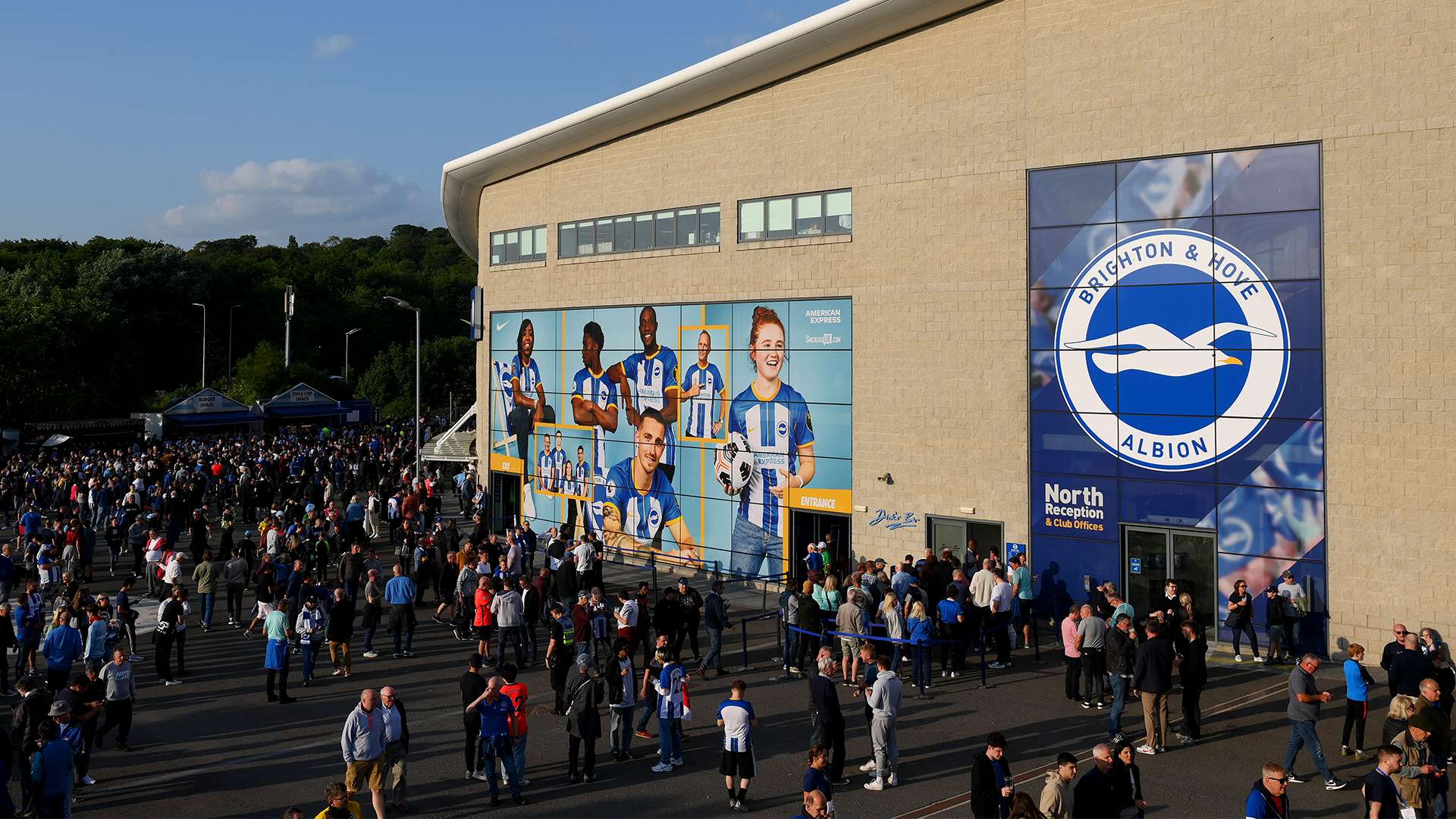 中展现出强 中展现出强