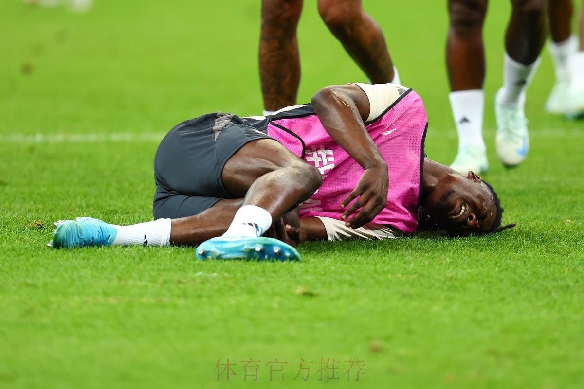 马卡报：奥德里奥索拉赛后右腿不适 今天将检查